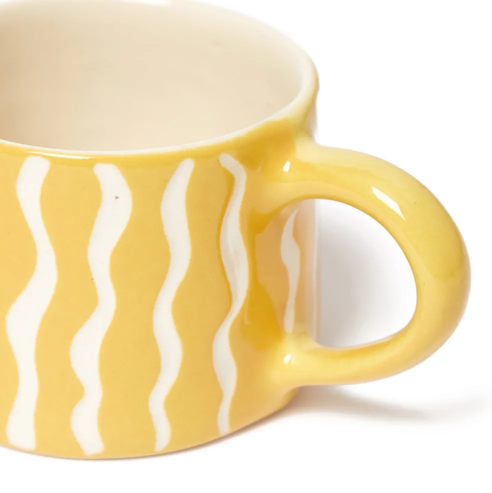 Hot Wiggle Mug Primrose Mugs, Cups & Jugs | Gifts Under £50